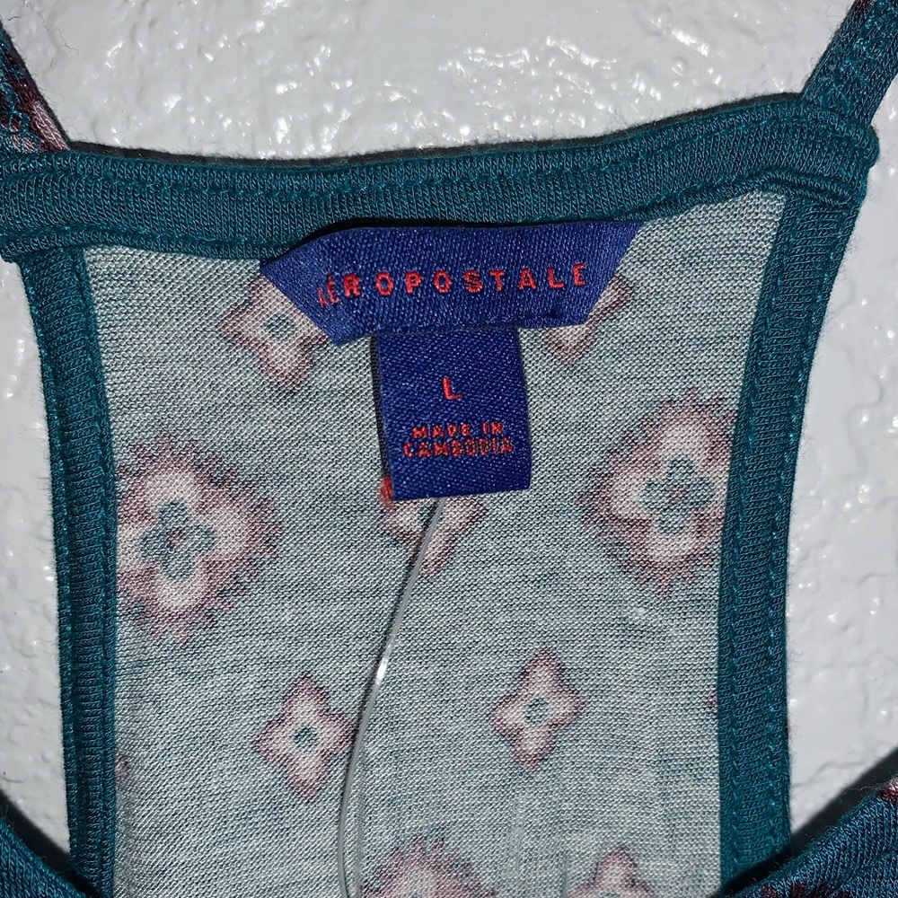 🎆 NWT Blue/Green Patterned Tank - Picture 3 of 4